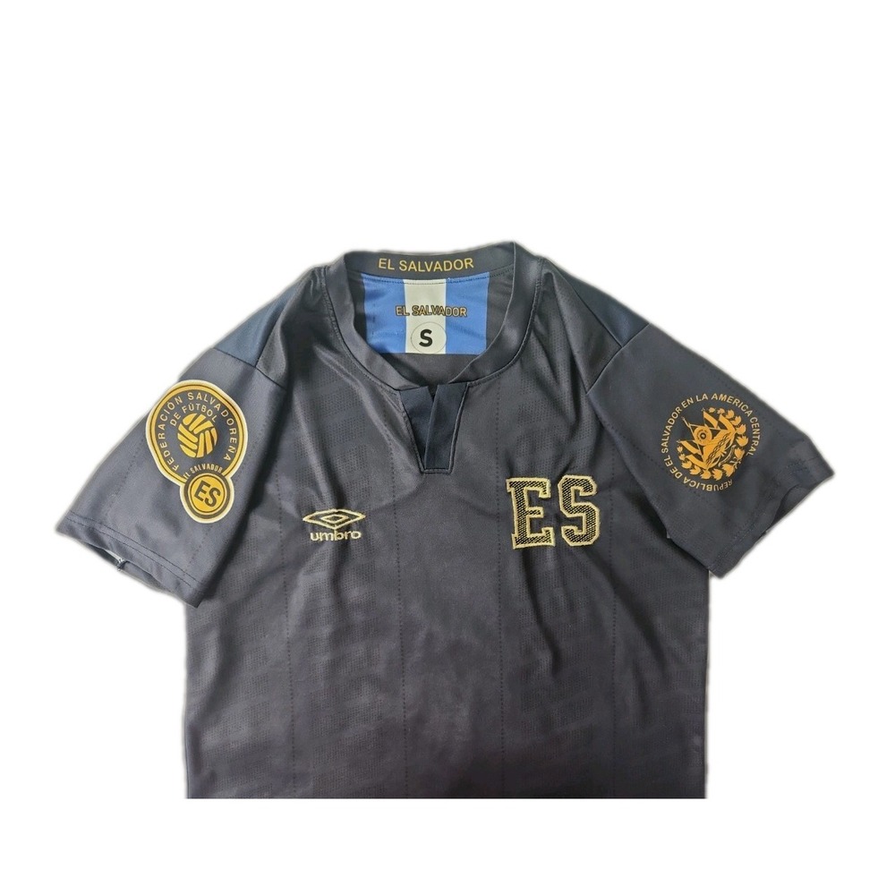 FIFA Umbro El Salvador Fútbol Soccer Jersey Blu/Blk Gold Mens Small 2021 ES